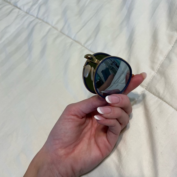 Ray Ban Sunglasses - Foldable with blue lining - Picture 6 of 6